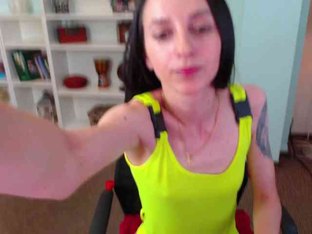 Julia-Jae webcam