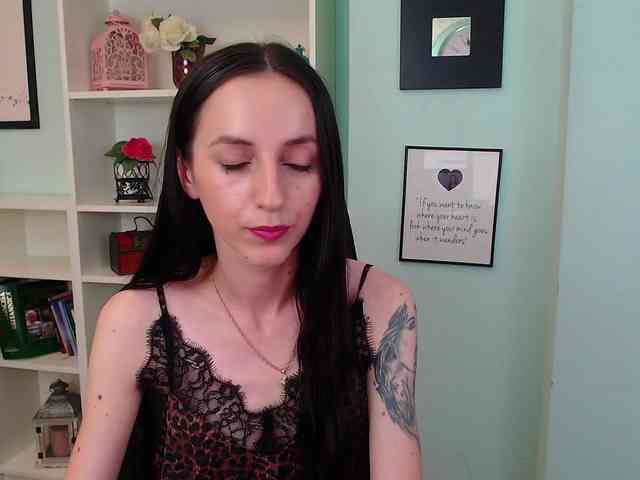 Julia-Jae webcam