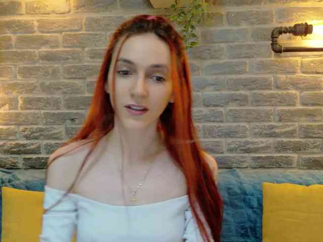 Julia-Jae webcam