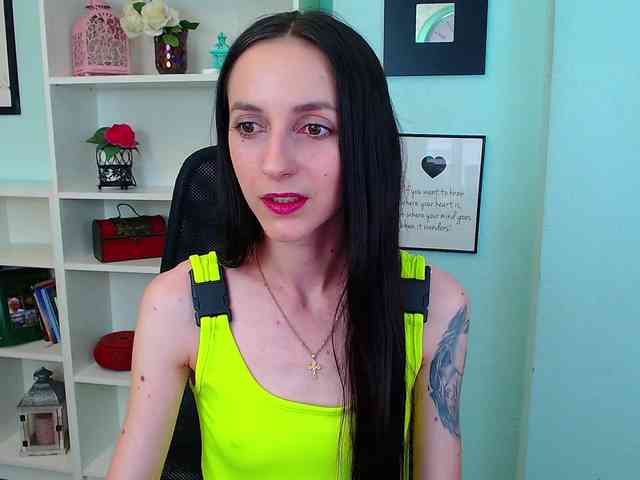 Julia-Jae webcam