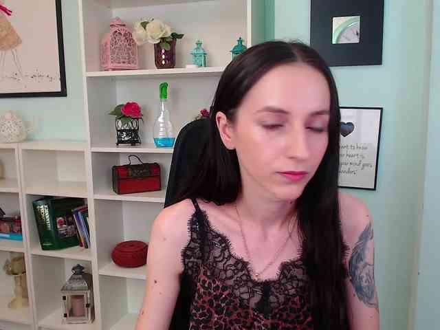 Julia-Jae webcam