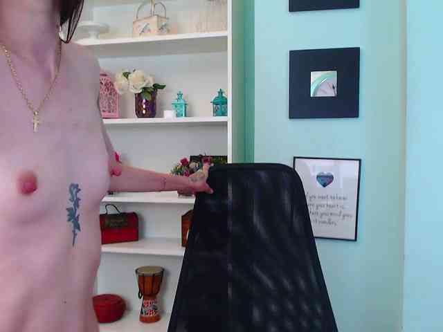 Julia-Jae webcam