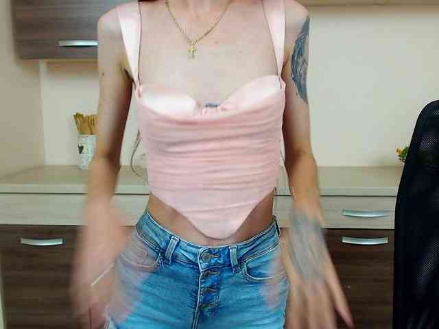 Julia-Jae webcam