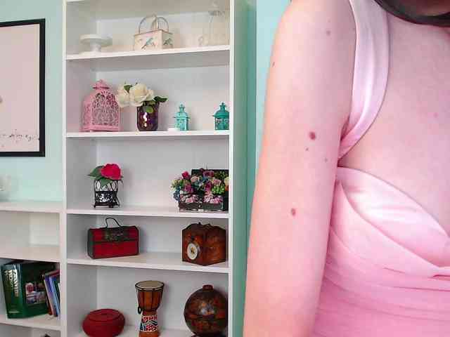 Julia-Jae webcam