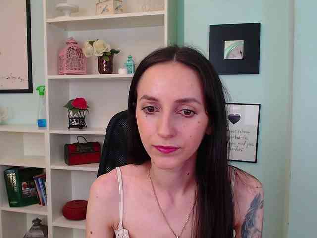 Julia-Jae webcam