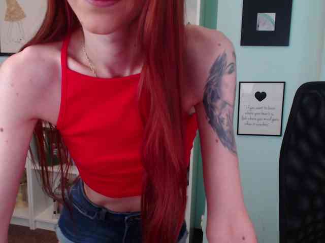 Julia-Jae webcam