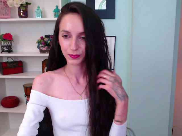 Julia-Jae webcam