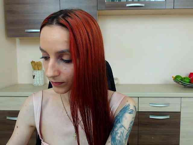 Julia-Jae webcam