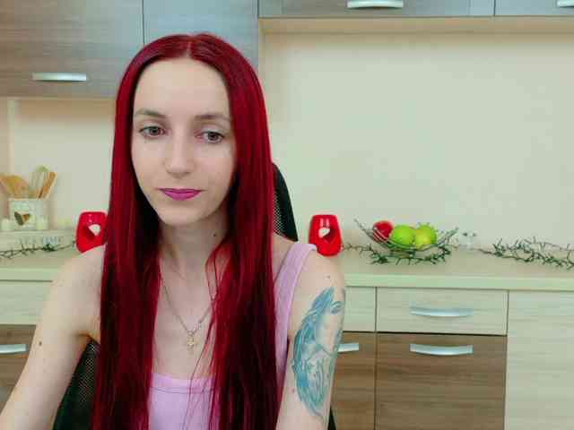 Julia-Jae webcam