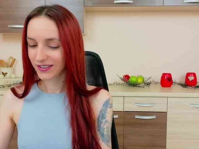 Julia-Jae webcam