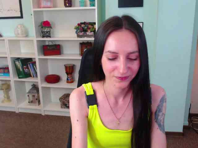 Julia-Jae webcam