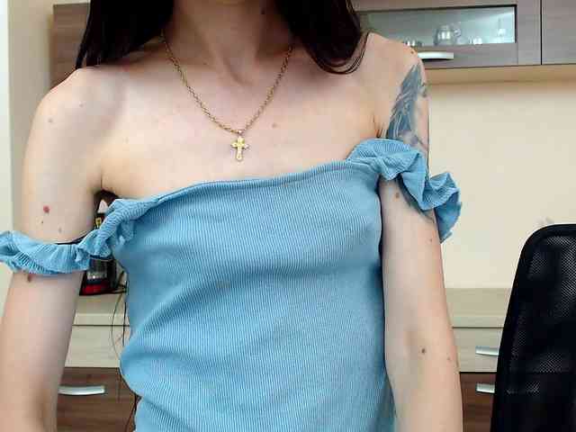 Julia-Jae webcam