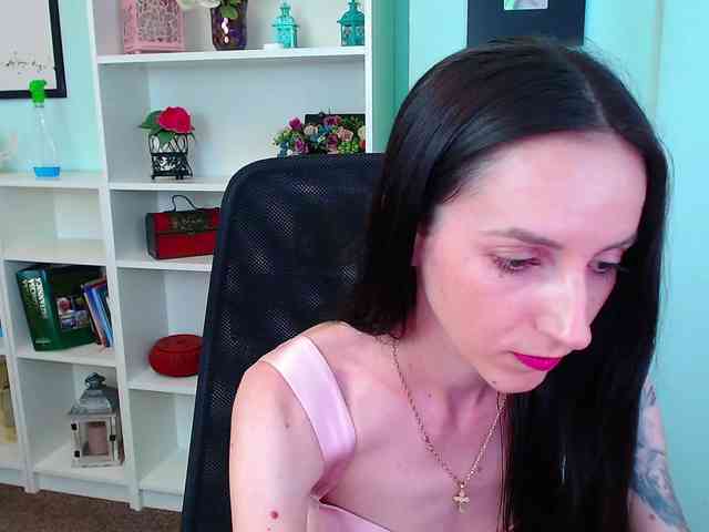 Julia-Jae webcam