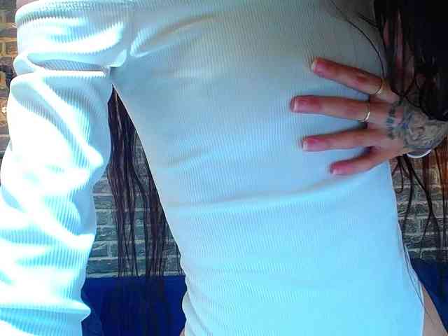 Julia-Jae webcam