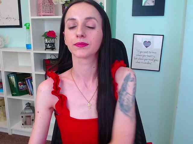 Julia-Jae webcam