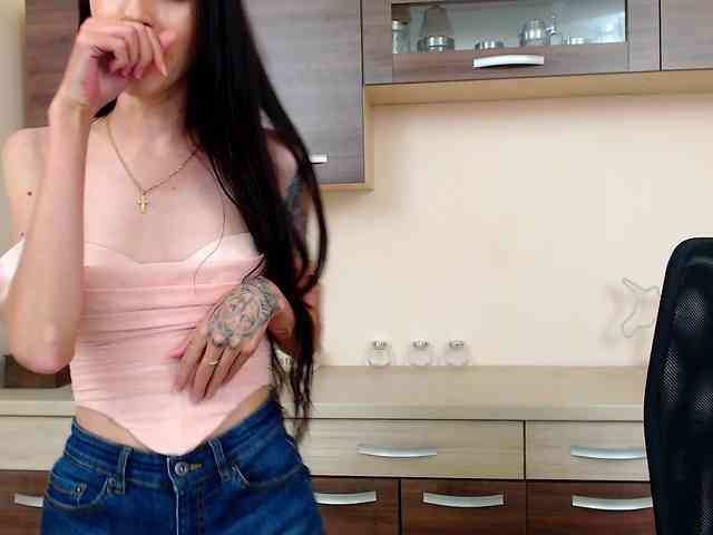 Julia-Jae webcam