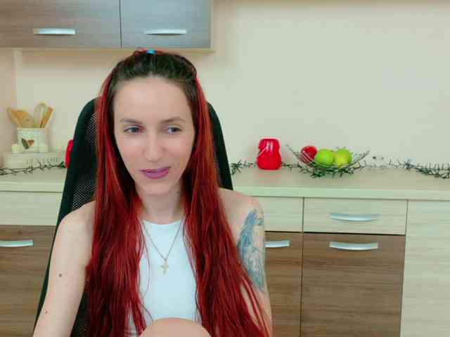 Julia-Jae webcam