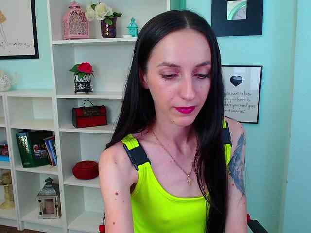Julia-Jae webcam