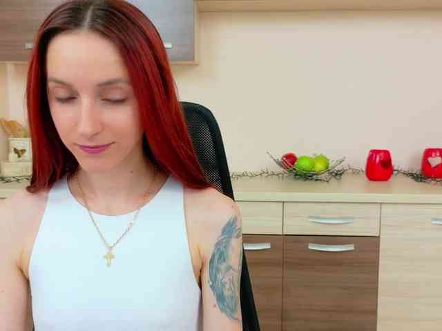Julia-Jae webcam