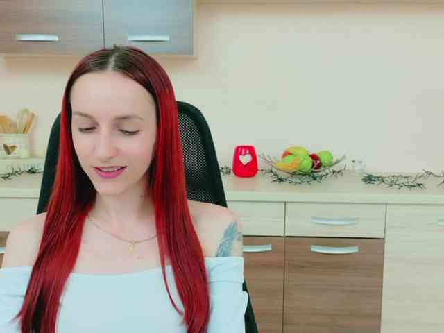 Julia-Jae webcam