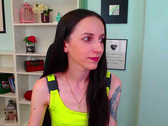 Julia-Jae webcam