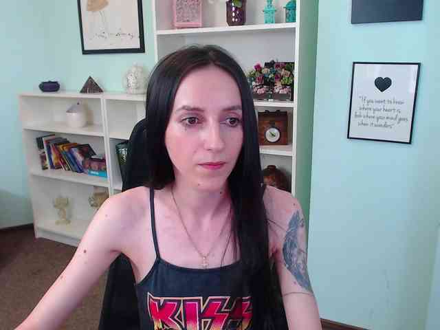 Julia-Jae webcam
