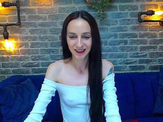 Julia-Jae webcam