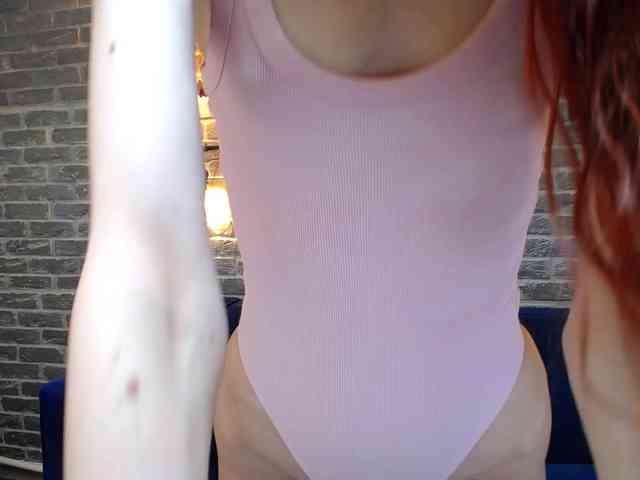 Julia-Jae webcam