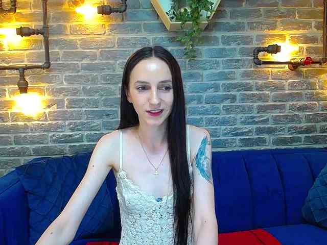 Julia-Jae webcam
