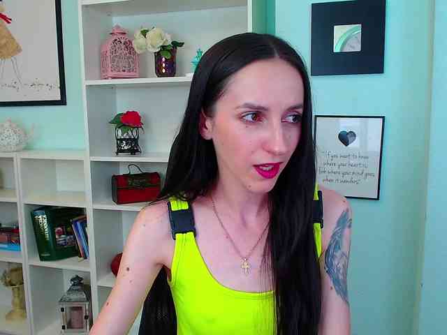 Julia-Jae webcam
