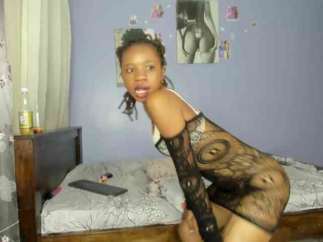 Sexy-fuck-Doll webcam
