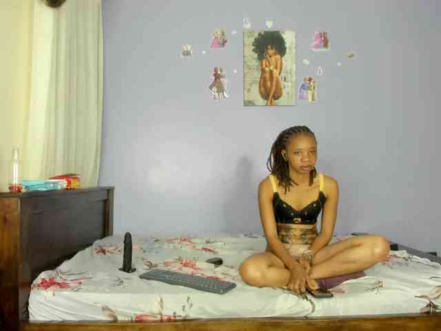 Sexy-fuck-Doll webcam