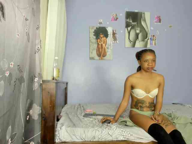 Sexy-fuck-Doll webcam