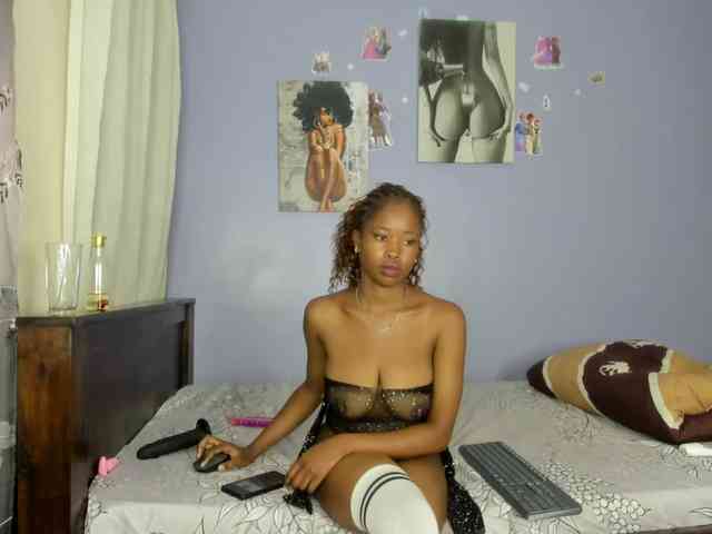 Sexy-fuck-Doll webcam