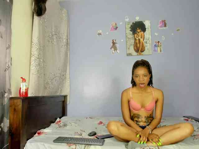 Sexy-fuck-Doll webcam