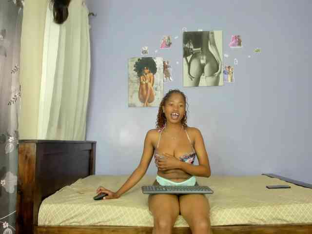 Sexy-fuck-Doll Live Webcam on BongaCams