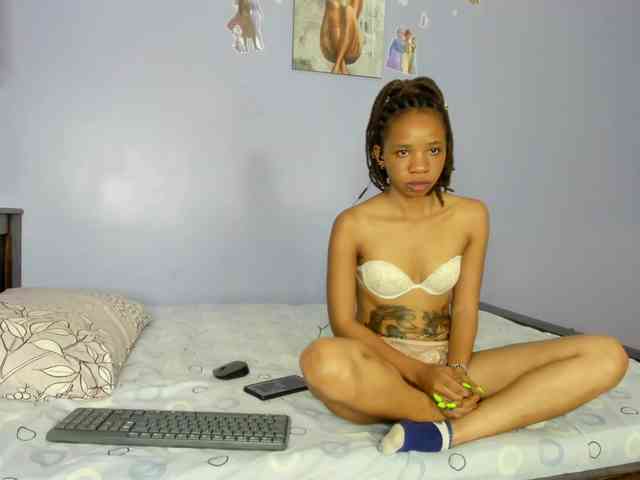 Sexy-fuck-Doll webcam