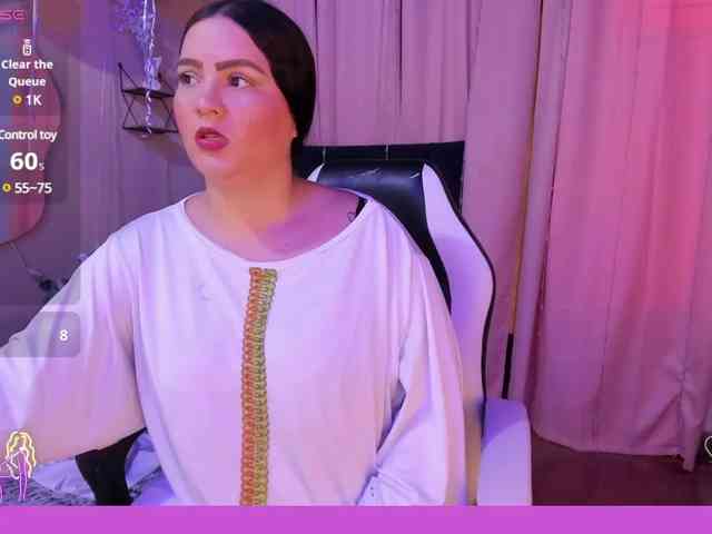 AmiraFalu webcam