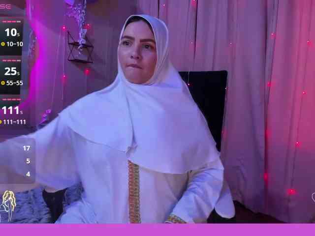 AmiraFalu webcam