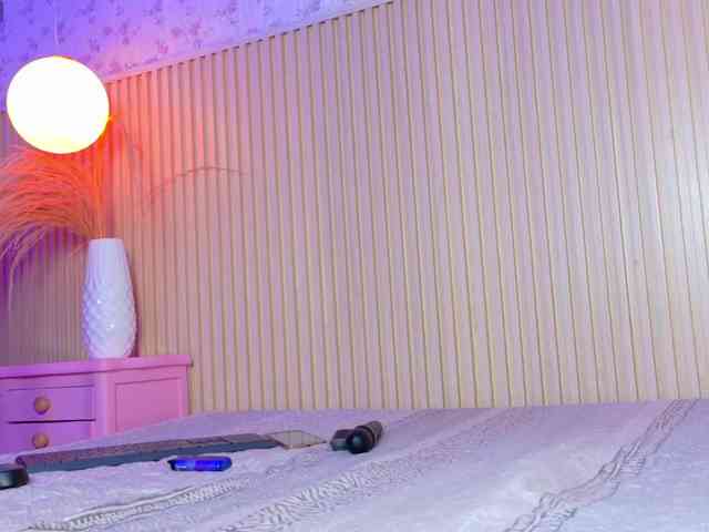 NikkSantini webcam