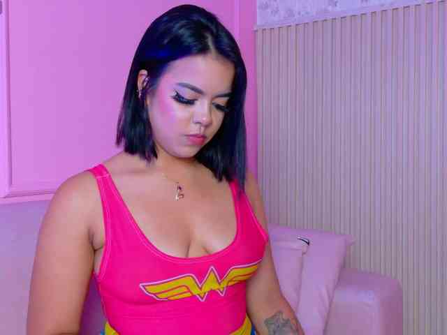 NikkSantini webcam