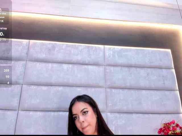 NikkSantini webcam
