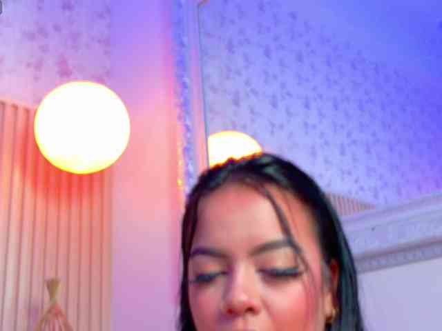 NikkSantini webcam