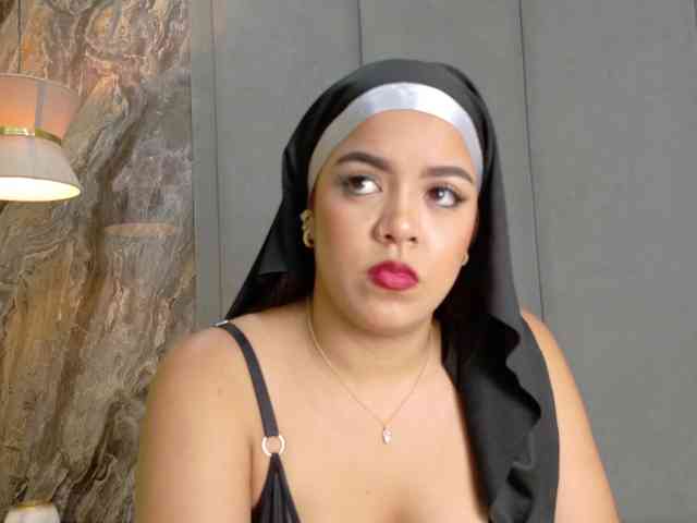NikkSantini webcam