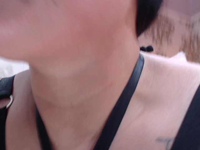 KendyLoveLans's BongaCams show and profile