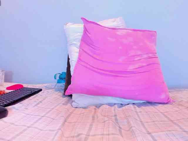 Violethorny05 webcam