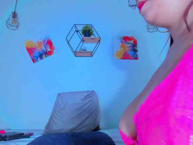 Violethorny05 webcam