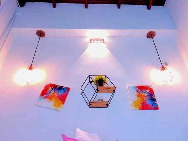 Violethorny05 webcam