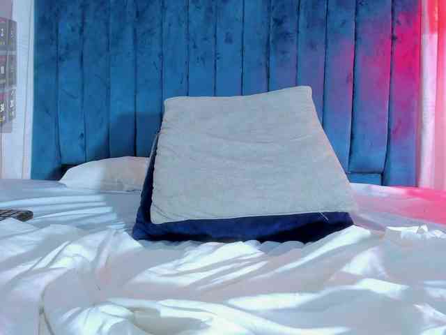 Violethorny05 webcam