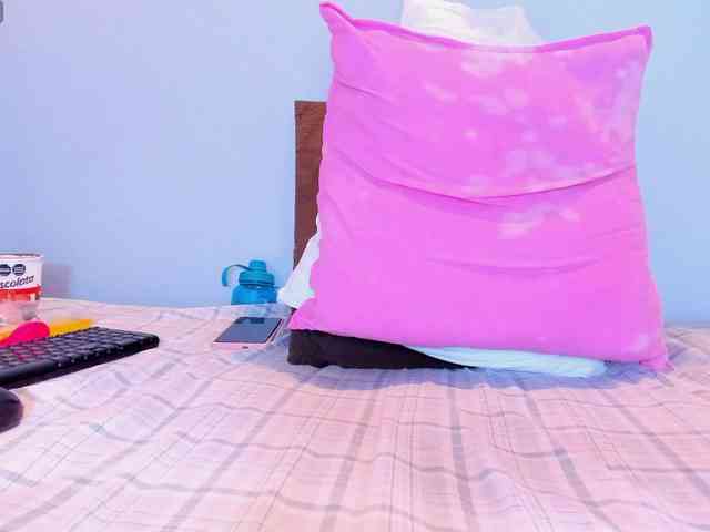 Violethorny05 webcam